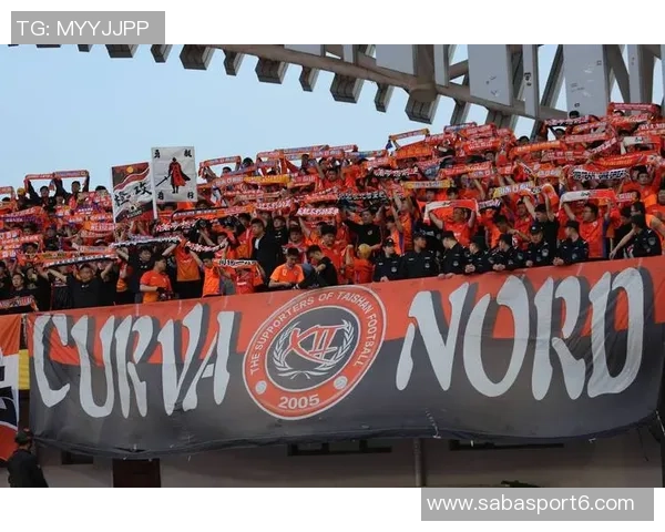 克雷桑精彩表现助力泰山队大胜对手5-1再添一城 克雷桑精彩表现助力泰山队大胜对手5-1再添一城