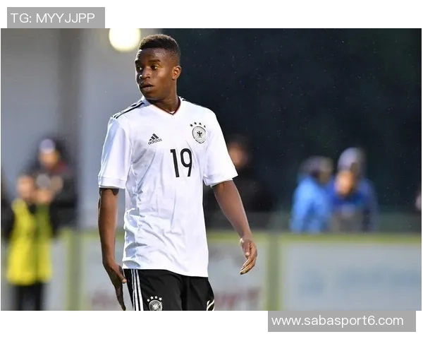 穆科科在丹麦遭遇困境多特名宿呼吁给予更多信任与支持