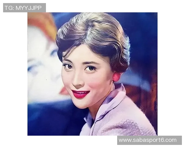 坐老詹身后神秘美女身份揭秘日本性感女星身材惊艳引热议