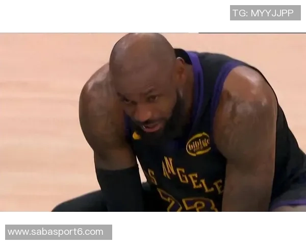 湖人自媒体调侃快船战绩糟糕笑声不断引发球迷热议