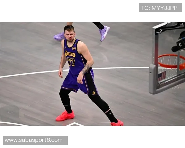 詹姆斯与东契奇上赛季联手出战23场比赛共同取得15胜8负佳绩 詹姆斯与东契奇上赛季联手出战23场比赛共同取得15胜8负佳绩